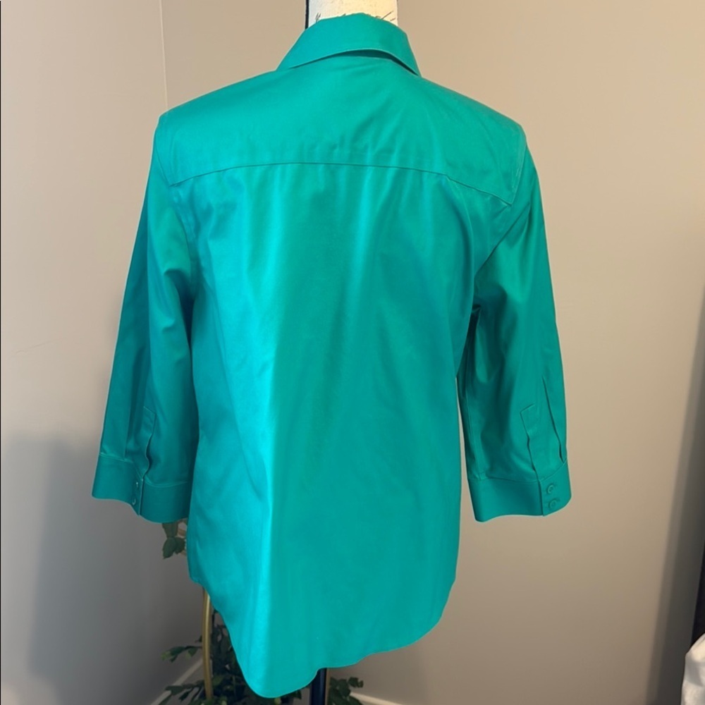 EUC Chico’s Women's Teal Button-Up Shirt - size 1​​ - Picture 4 of 7